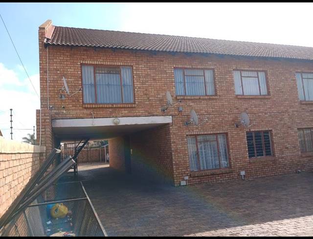 2 BEDROOM APARTMENT FOR SALE IN GREENHILLS EXT 3